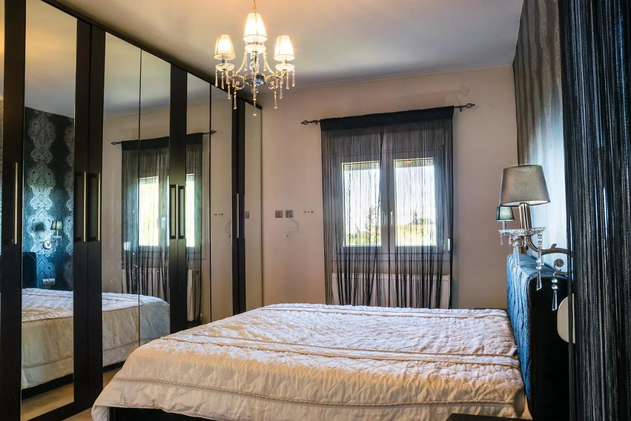 Luxury Villa With Great Views Near Thessaloniki Airport
